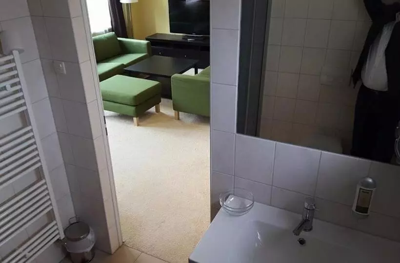 キングサイズベッドのスイートルーム, Casilino Hotel A 24 Wittenburg