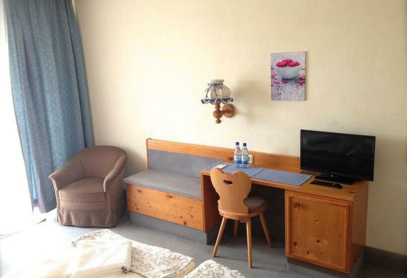 Номер Стандарт с Балконом, Alte Rose Gasthaus