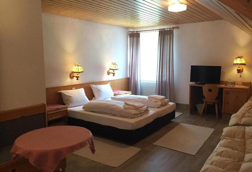 Четырехместный Номер Стандарт, Alte Rose Gasthaus