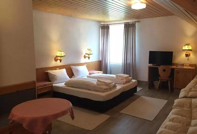 اتاق کلاسیک سه تخته, Alte Rose Gasthaus