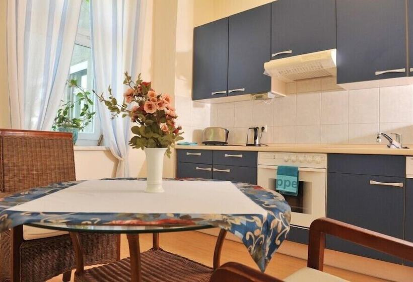 스위트, Apartmenthaus Stadt Metz