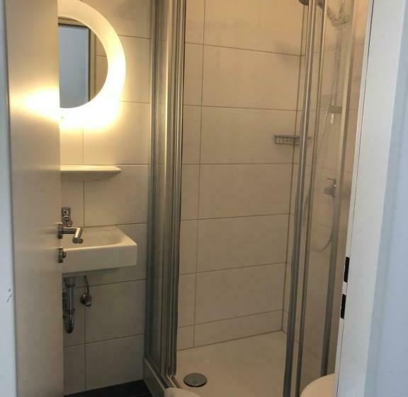 חדר סטנדרט יחיד, Bensons