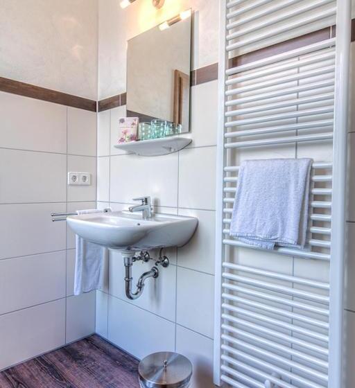 Quarto Estandar Individual, Gasthaus Blume