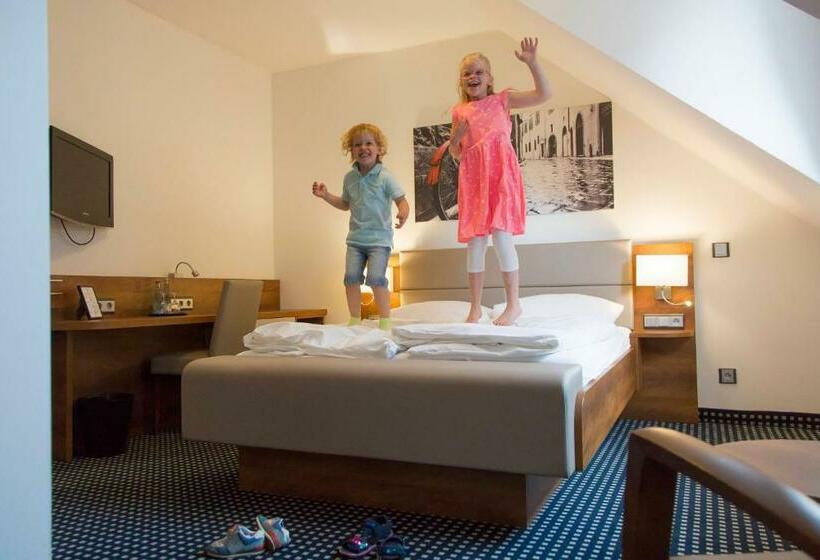 コンフォートルーム, Greive