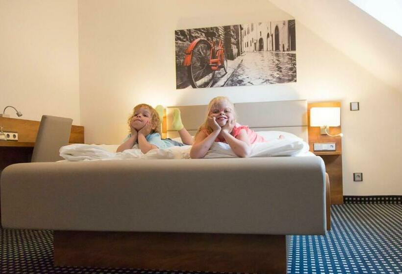 コンフォートルーム, Greive