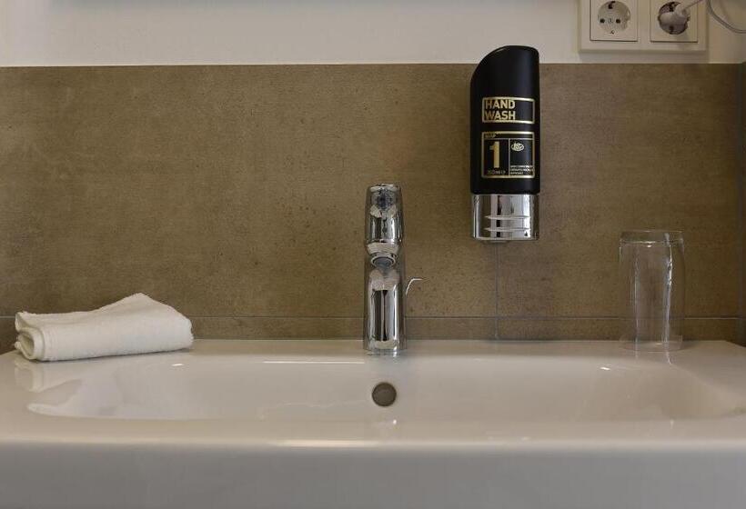 جناح, Guesthouse Lichtenau