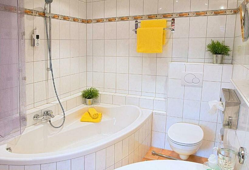 스탠다드 스튜디오, Haus Anna An Der Stadtmauer