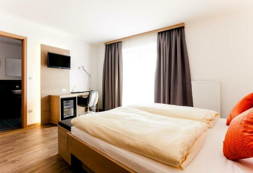 غرفة قياسية, Meyers Hofcafe