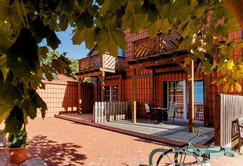 شقة غرفة واحدة, Meyers Hofcafe