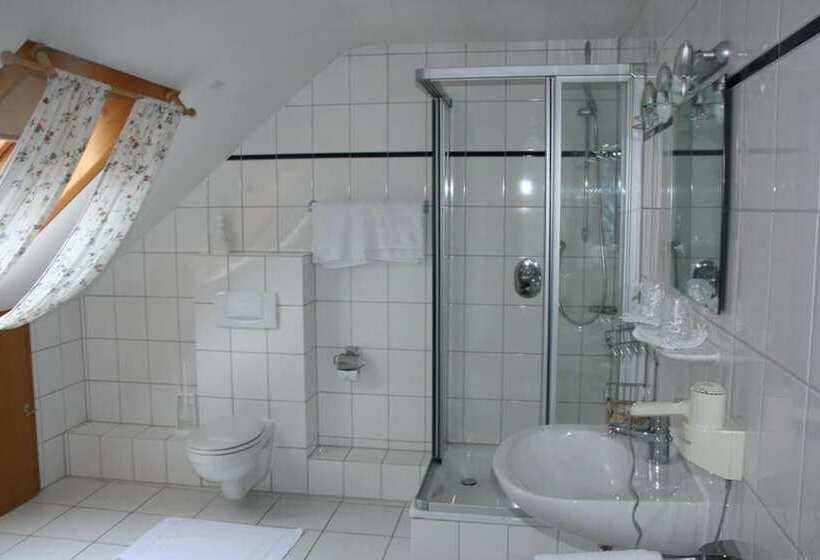 家庭间, Restaurant Anna