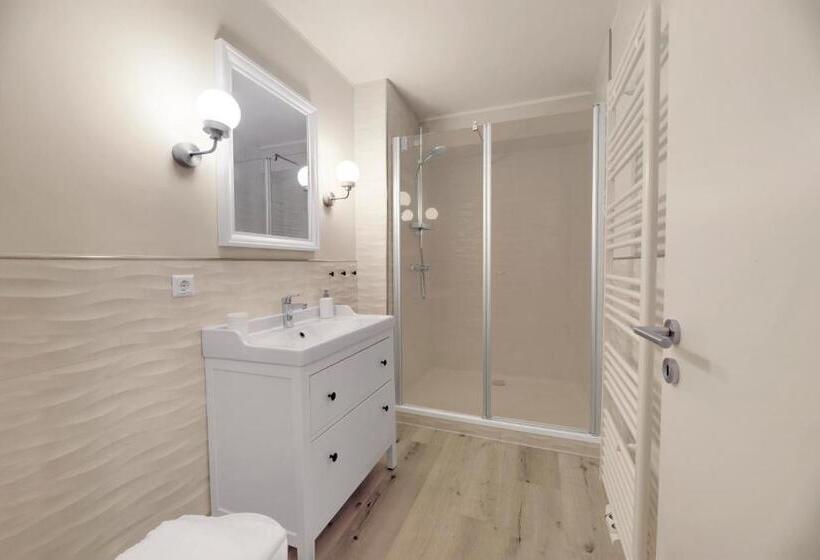 شقة غرفتين, Seeliebe