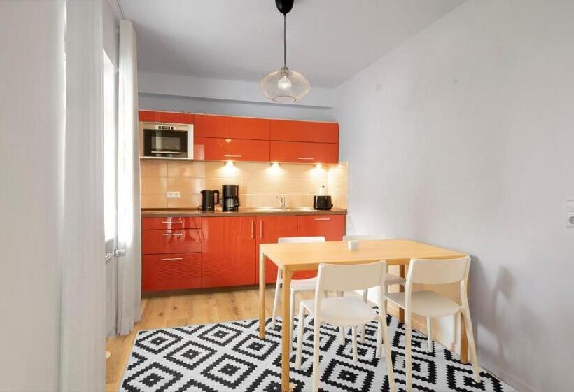 شقة غرفتين, Seeliebe