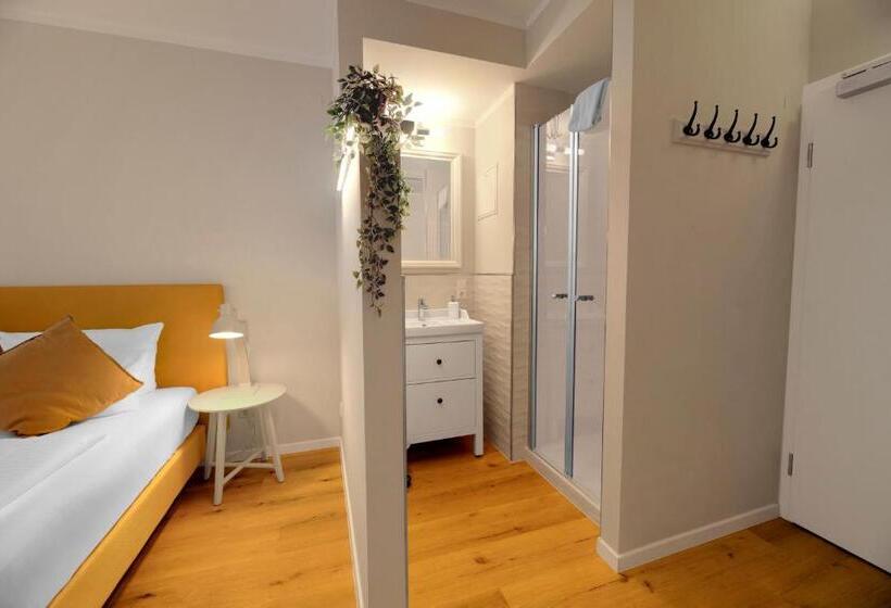 غرفة قياسية ذات إطلالة, Seeliebe