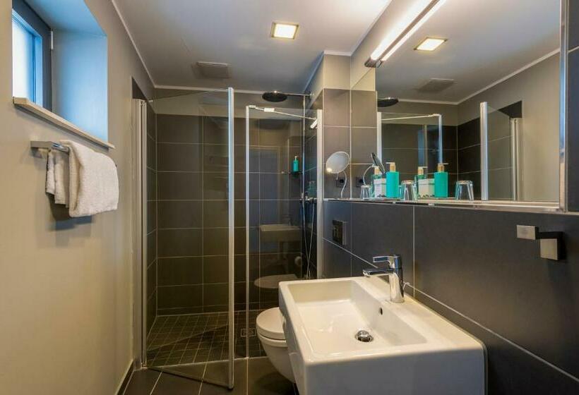 1 Bedroom Apartment Lake View, Waveboard Hotel & Boardinghouse