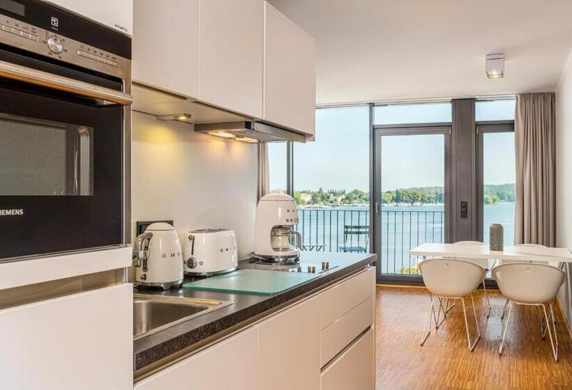 1 Bedroom Apartment Lake View, Waveboard Hotel & Boardinghouse