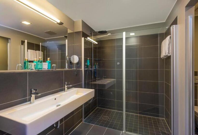 1 Bedroom Apartment Lake View, Waveboard Hotel & Boardinghouse