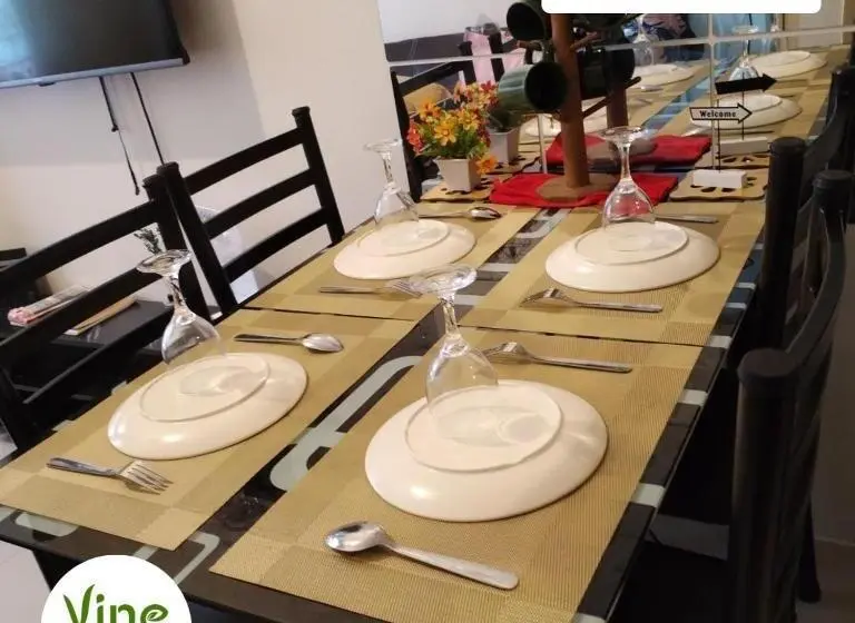 プールの見える1ベッドルームアパートメント, Vine Residences Staycation