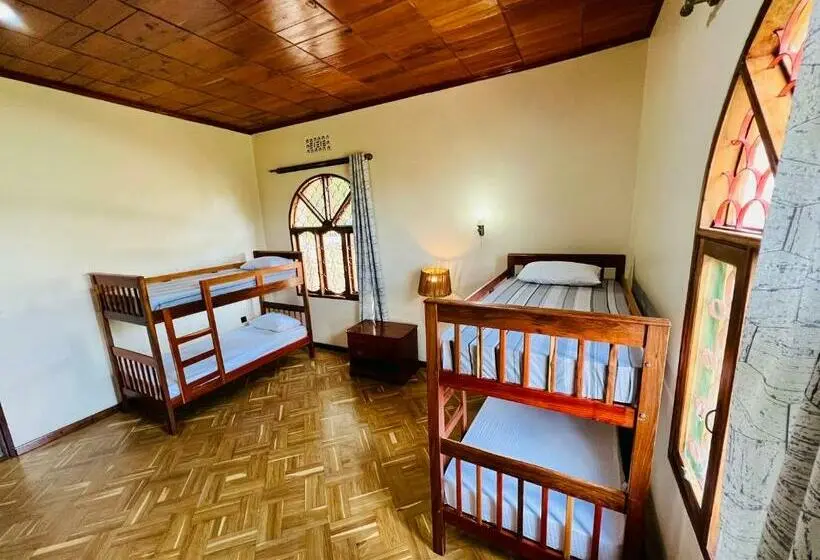 اتاق راحتی سه تخته, Mahali Muzuri, Arusha