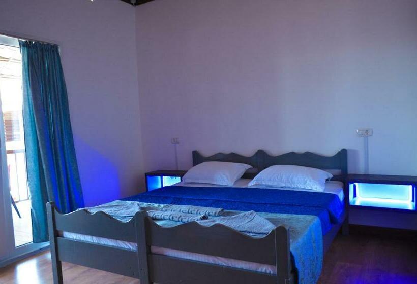 חדר דלוקס, Km 0