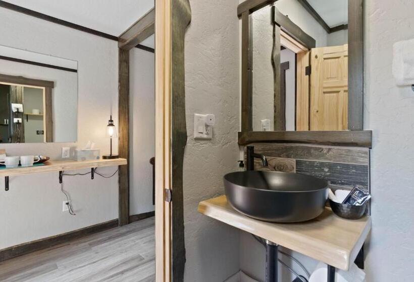 غرفة قياسية, Lake Village Lodge