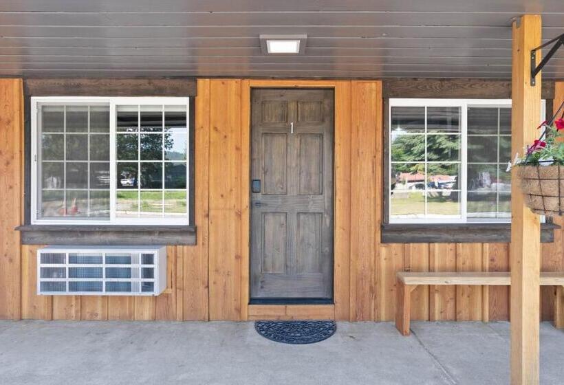 جناح جونيور مزوَّد بشرفة, Lake Village Lodge