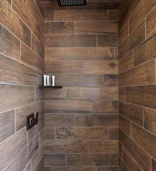 سوییت جونیور با بالکن, Lake Village Lodge