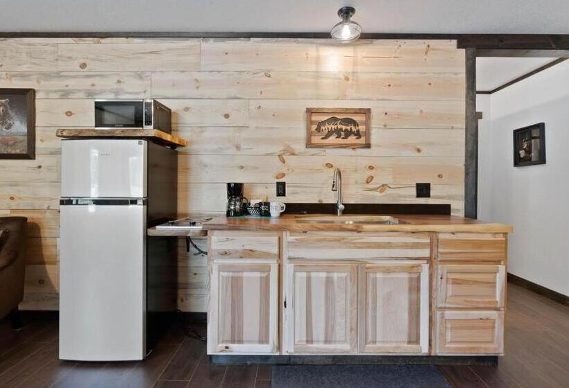 إستوديو ديلوكس, Lake Village Lodge