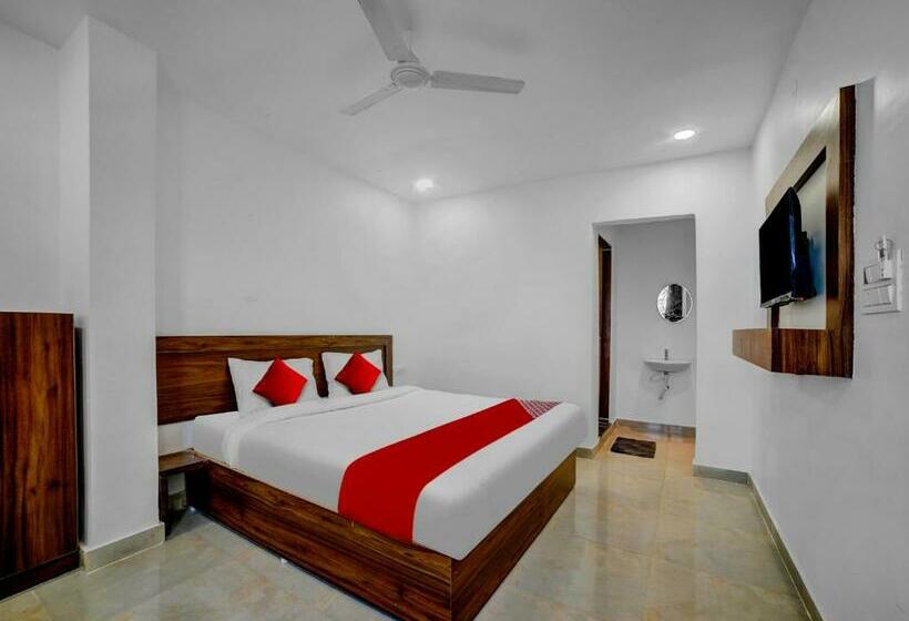 トリプルクラシックルーム, Oyo Flagship 81293  As Residency