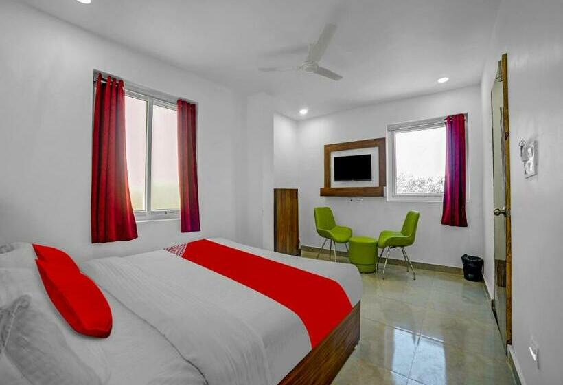 トリプルクラシックルーム, Oyo Flagship 81293  As Residency