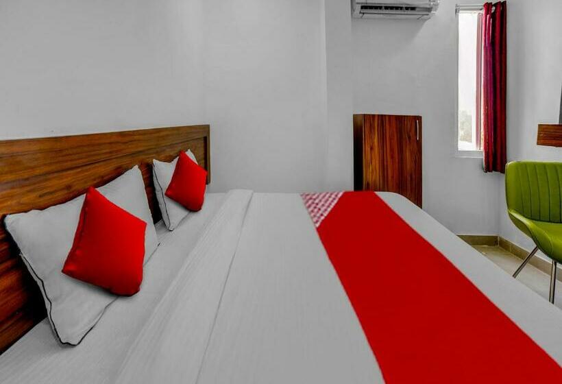 トリプルクラシックルーム, Oyo Flagship 81293  As Residency