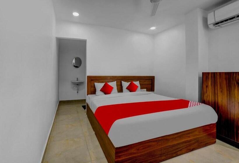 トリプルクラシックルーム, Oyo Flagship 81293  As Residency