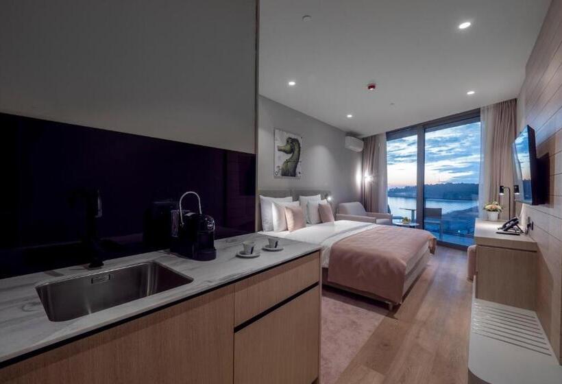 اتاق سوپریور, Sea Star Budva