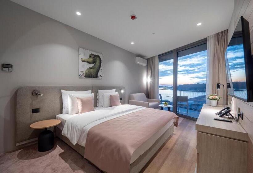 اتاق سوپریور, Sea Star Budva