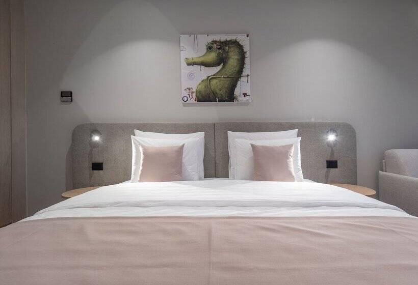 اتاق سوپریور, Sea Star Budva