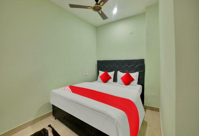 اتاق کلاسیک سه تخته, Spot On Sri Datta Grand Inn