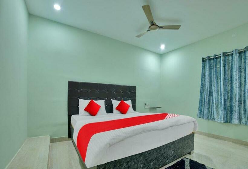 اتاق کلاسیک سه تخته, Spot On Sri Datta Grand Inn