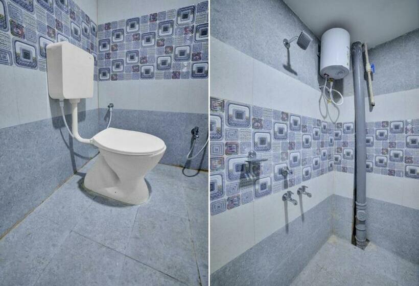 اتاق کلاسیک سه تخته, Spot On Sri Datta Grand Inn