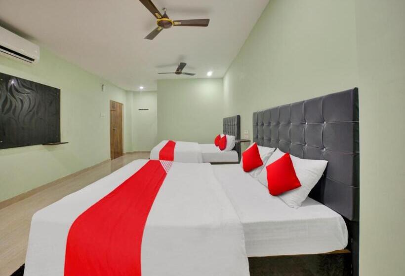三人经典房间, Spot On Sri Datta Grand Inn