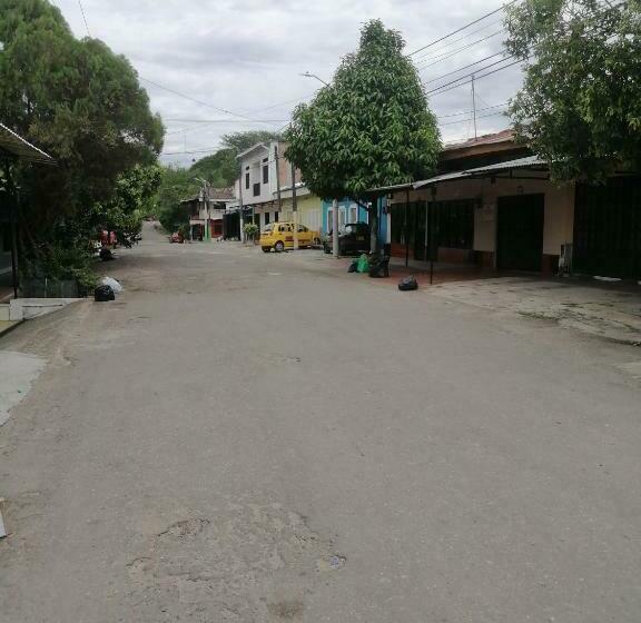 اتاق خانوادگی, Casa De Relajación Low Cost