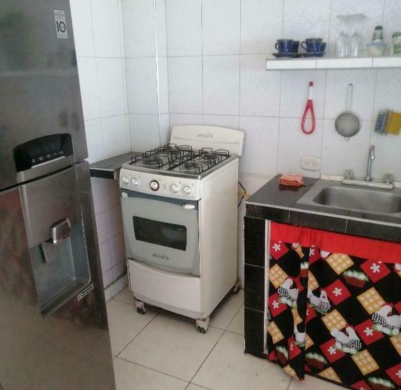 اتاق خانوادگی, Casa De Relajación Low Cost