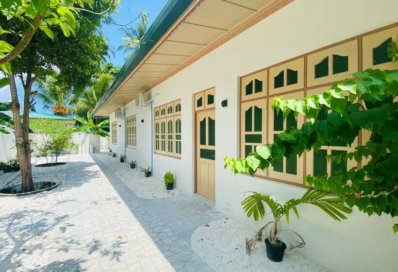 اتاق استاندارد, Oasis Village Fenfushi, Maldives