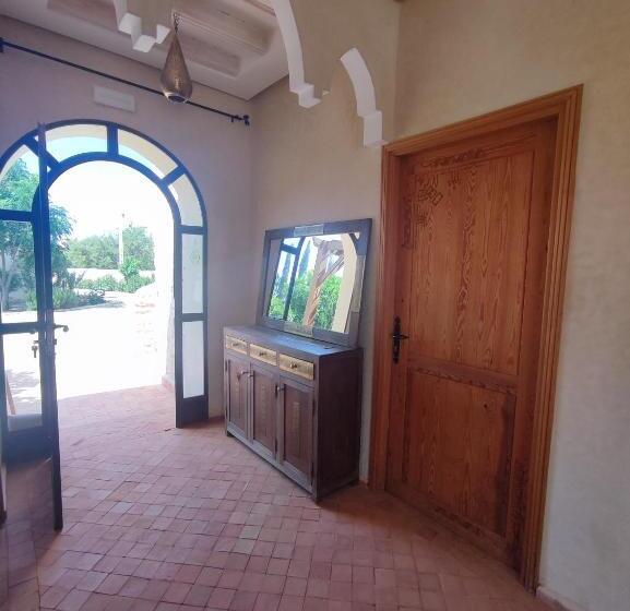 Номер Стандарт, Riad Bini Ddik