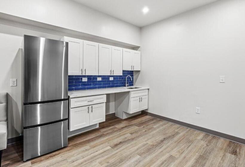 סוויטה דלוקס, Seaport Suites