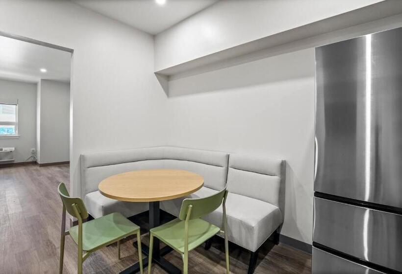 חדר דלוקס עם מיטת קינג, Seaport Suites