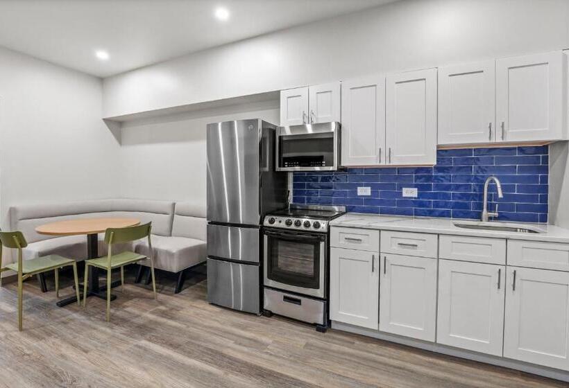 דירת שני חדרים, Seaport Suites