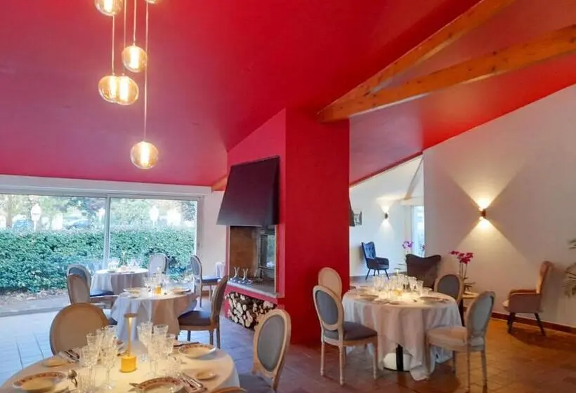 ツーベッドルーム　ヴィラ, Hôtel Restaurant Platanes   Kb Hotel Group