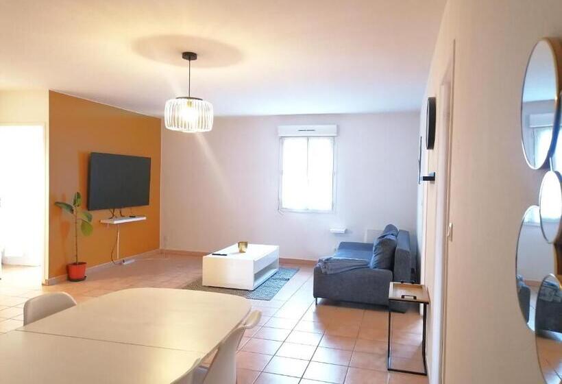 וילה בת 2 חדרי שינה, Hôtel Restaurant Platanes   Kb Hotel Group