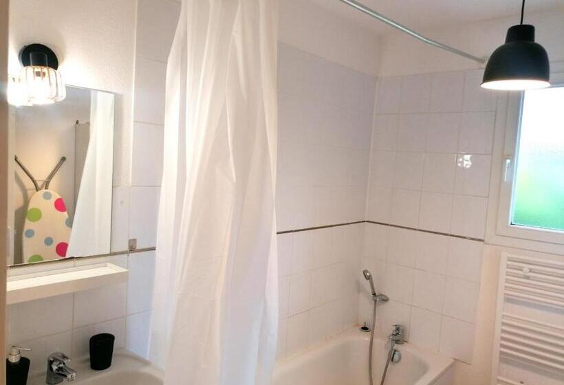 וילה בת 2 חדרי שינה, Hôtel Restaurant Platanes   Kb Hotel Group