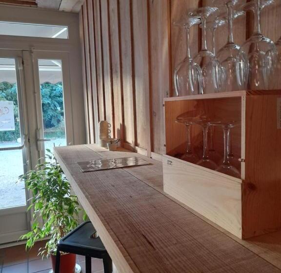 וילה בת 3 חדרי שינה, Hôtel Restaurant Platanes   Kb Hotel Group