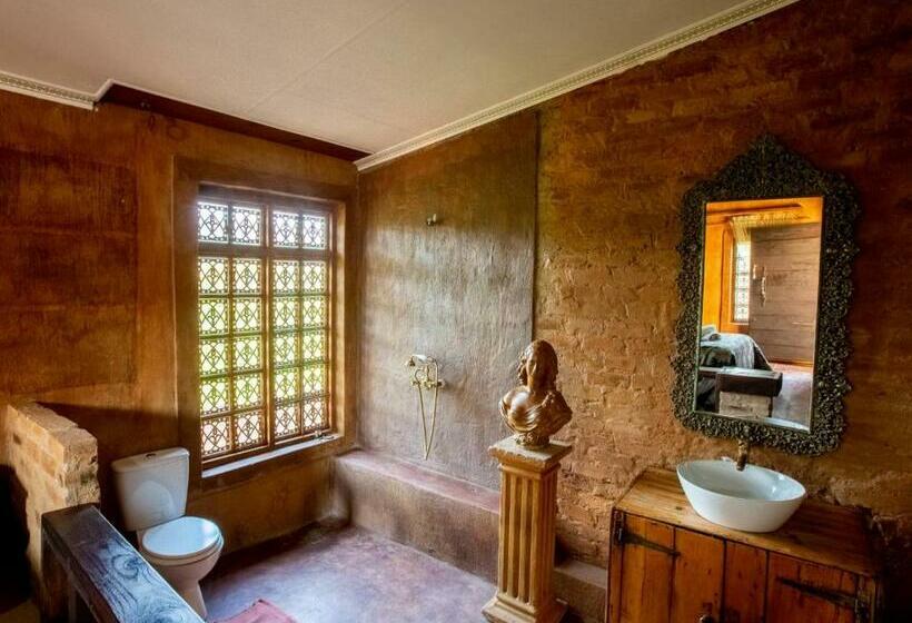 חדר דלוקס, Equeen Inn At Castle Da Angelo